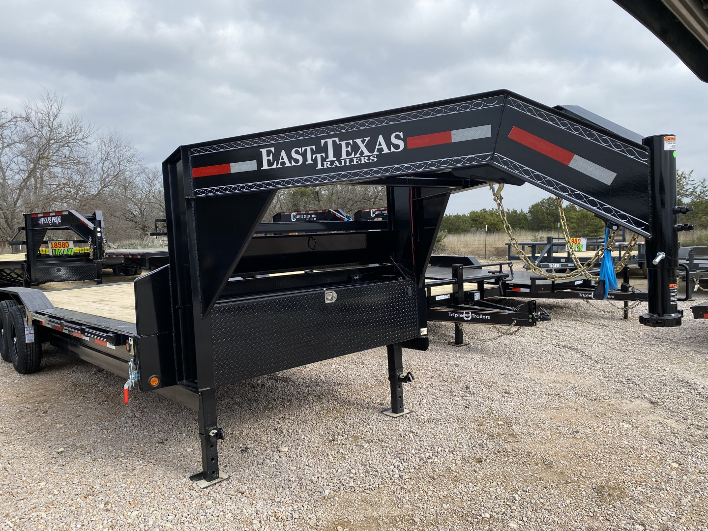 New 2025 East Texas Trailers - Drive Over Fender Power Tilt - 102 X 24 - Deckover Trailer