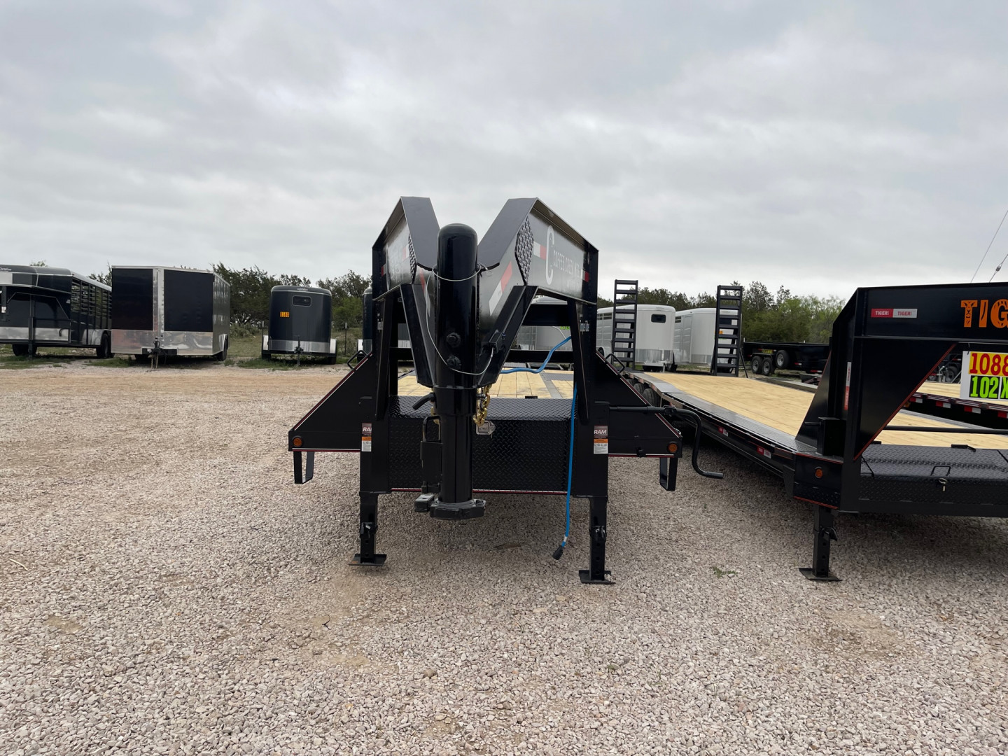 New 2025 Coffee Creek - Gooseneck Flatbed /Deckover Trailer 102"x 35'
