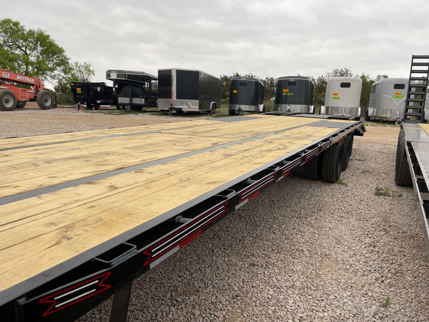 New 2025 Coffee Creek - Gooseneck Flatbed /Deckover Trailer 102"x 35'