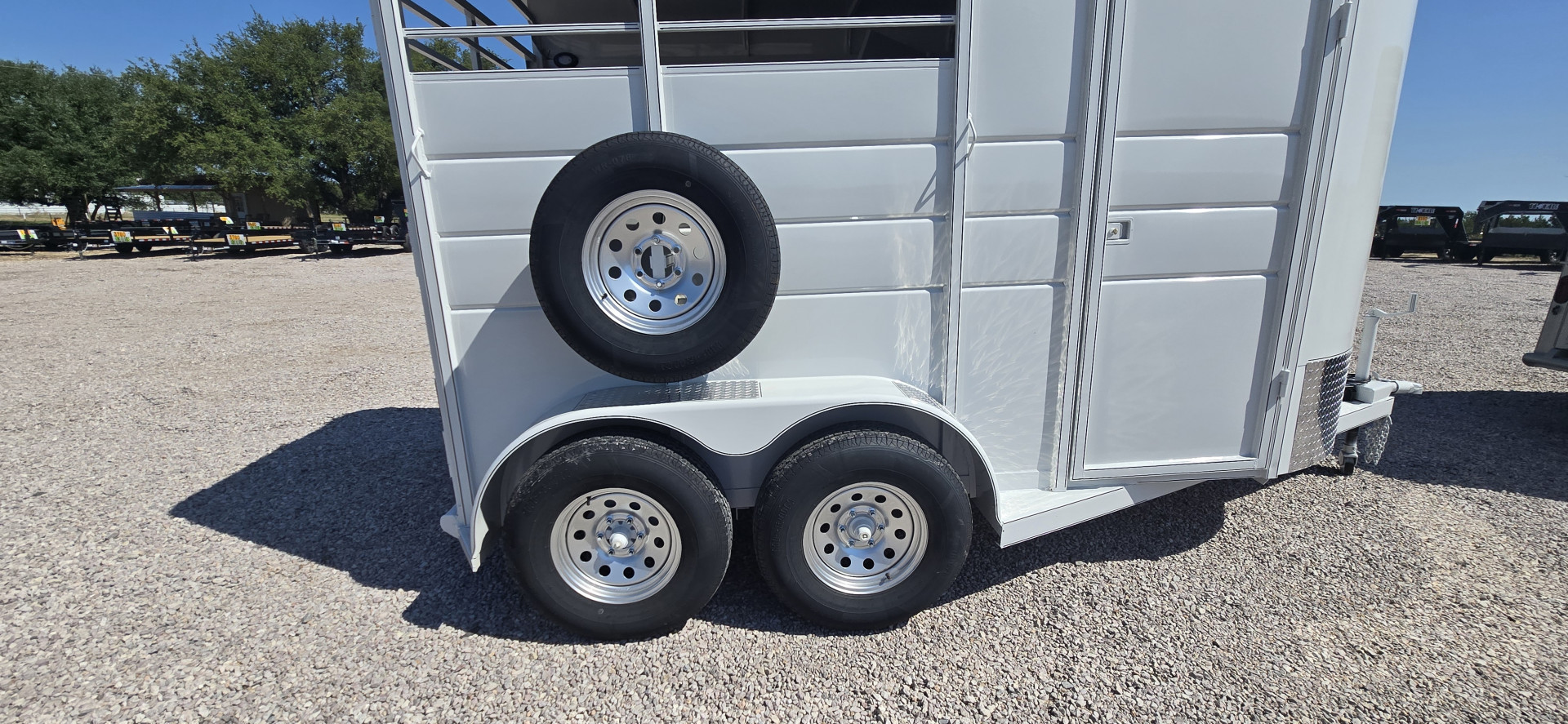 New 2025 Calico Trailers 2 Horse Slant - 6W x 13 L x 7 H
