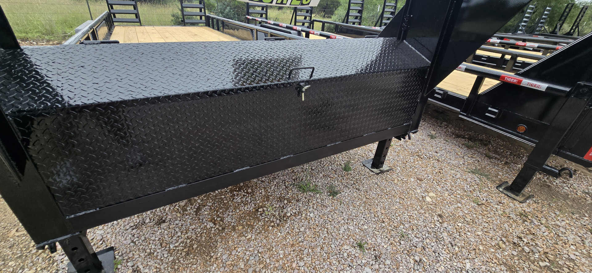 New 2025 Tiger Trailers - Gooseneck Lowboy - 83 x 20 - Flatbed Trailer