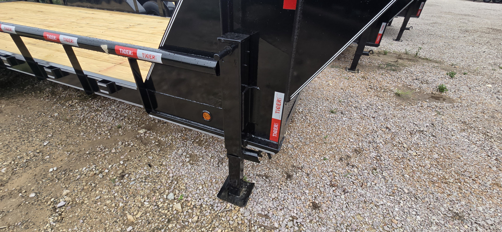 New 2025 Tiger Trailers - Gooseneck Lowboy - 83 x 20 - Flatbed Trailer