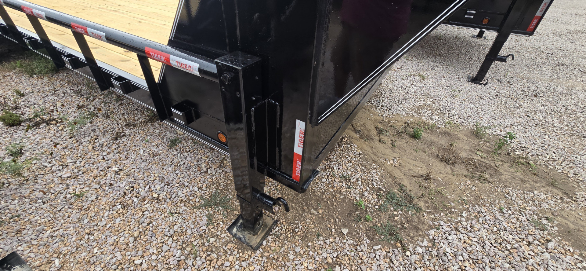 New 2025 Tiger Trailers - Gooseneck Lowboy - 83 x 22 - Pipetop - Flatbed Trailer