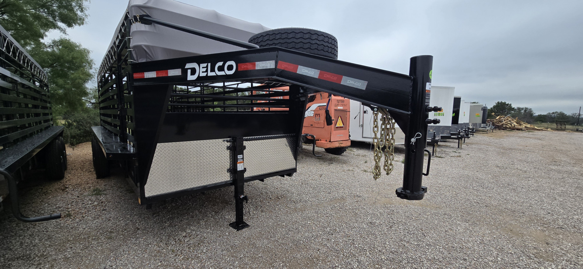 New 2025 Delco Trailers - Gooseneck Livestock - 68 X 20 Stock / Stock Combo Trailer