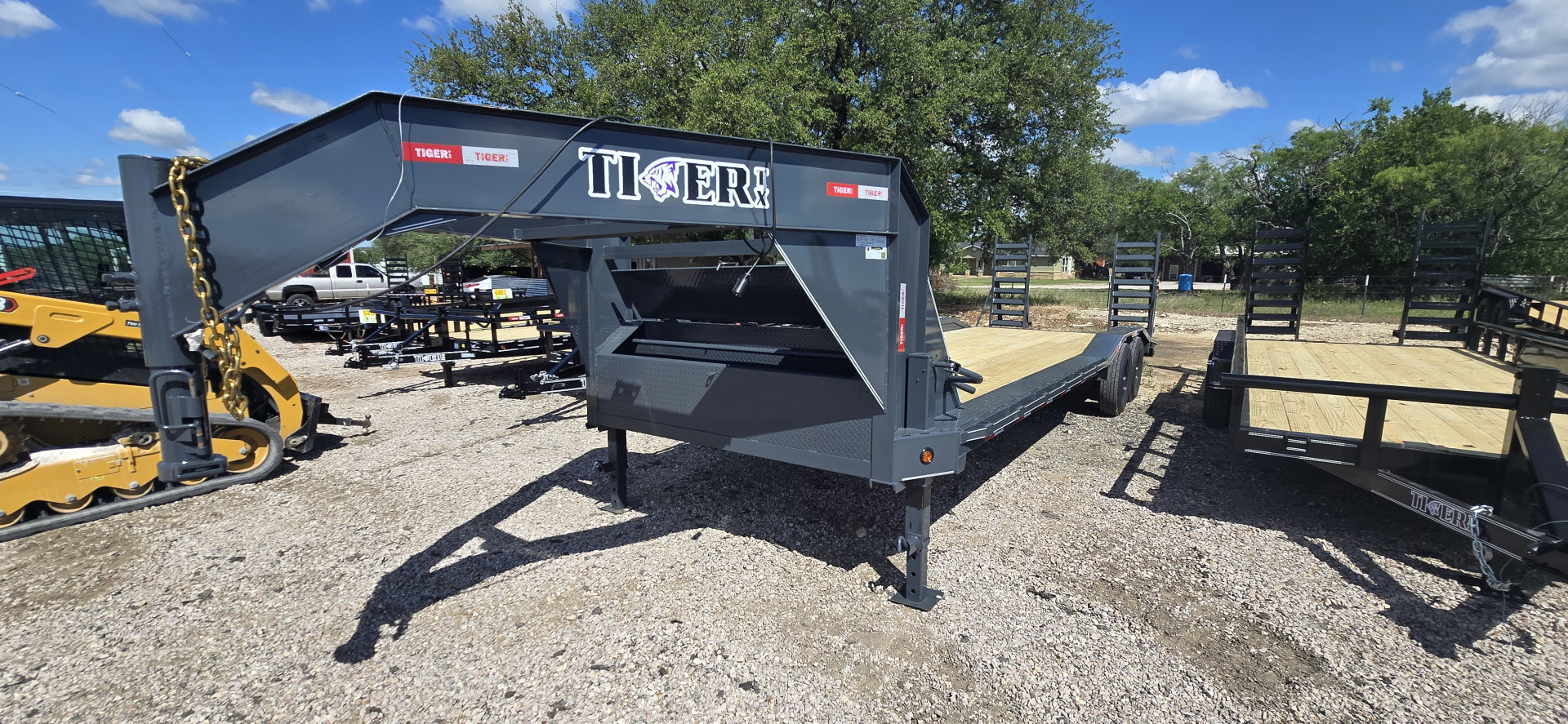 New 2025 Tiger - Gooseneck Drive Over Fender Trailer 102" x 26'
