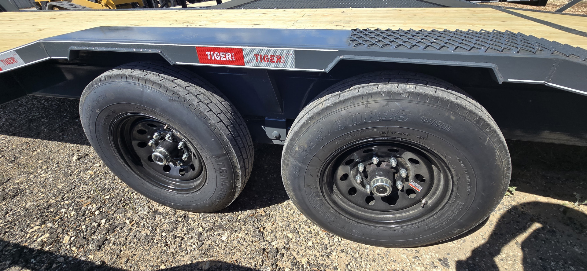 New 2025 Tiger - Gooseneck Drive Over Fender Trailer 102" x 26'