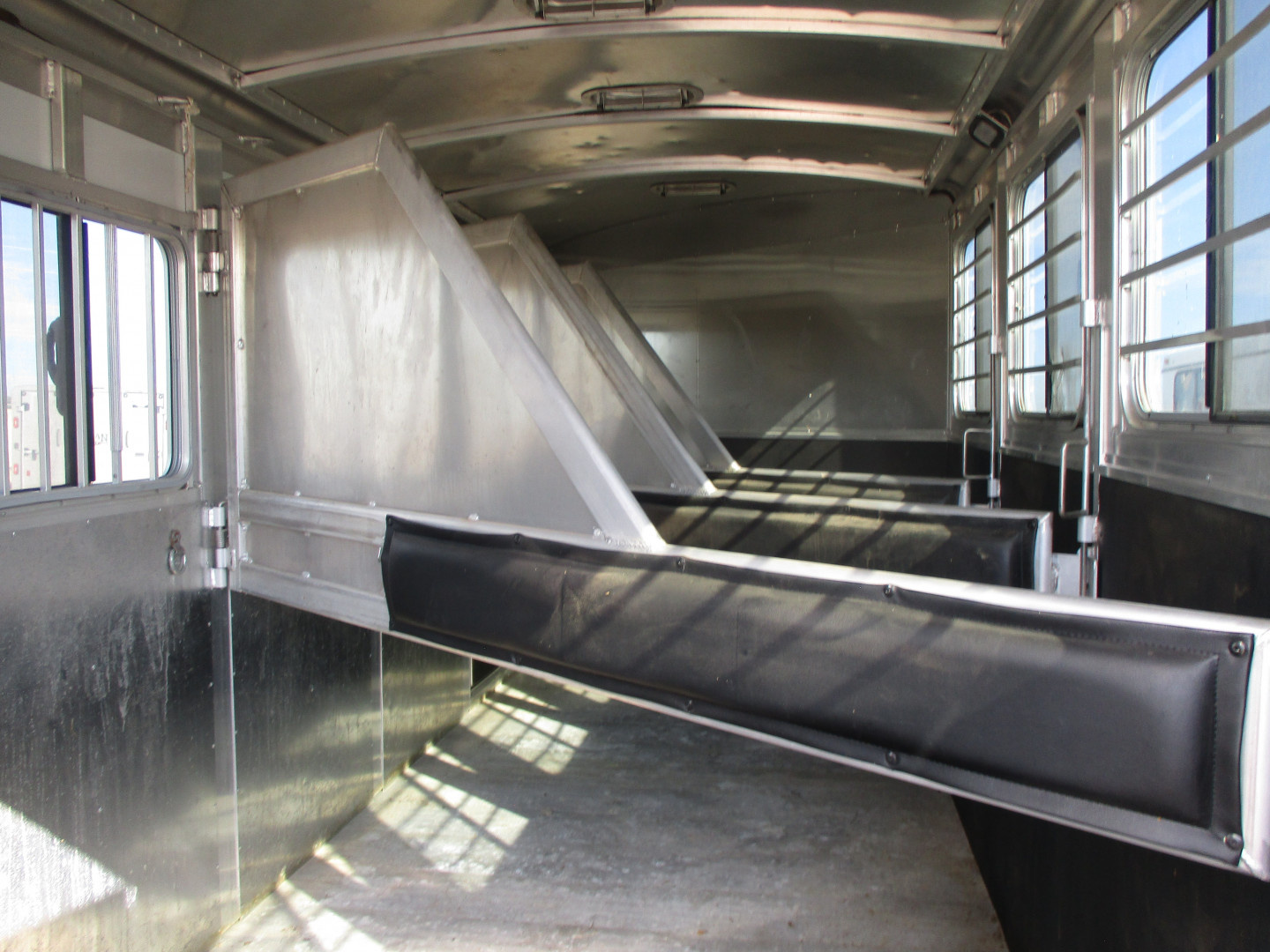 Used 2012 Cherokee 4 HORSE Horse Trailer