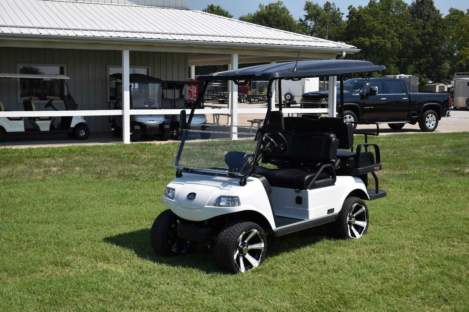 New 2025 Evolution Electric Vehicles Golf Cart