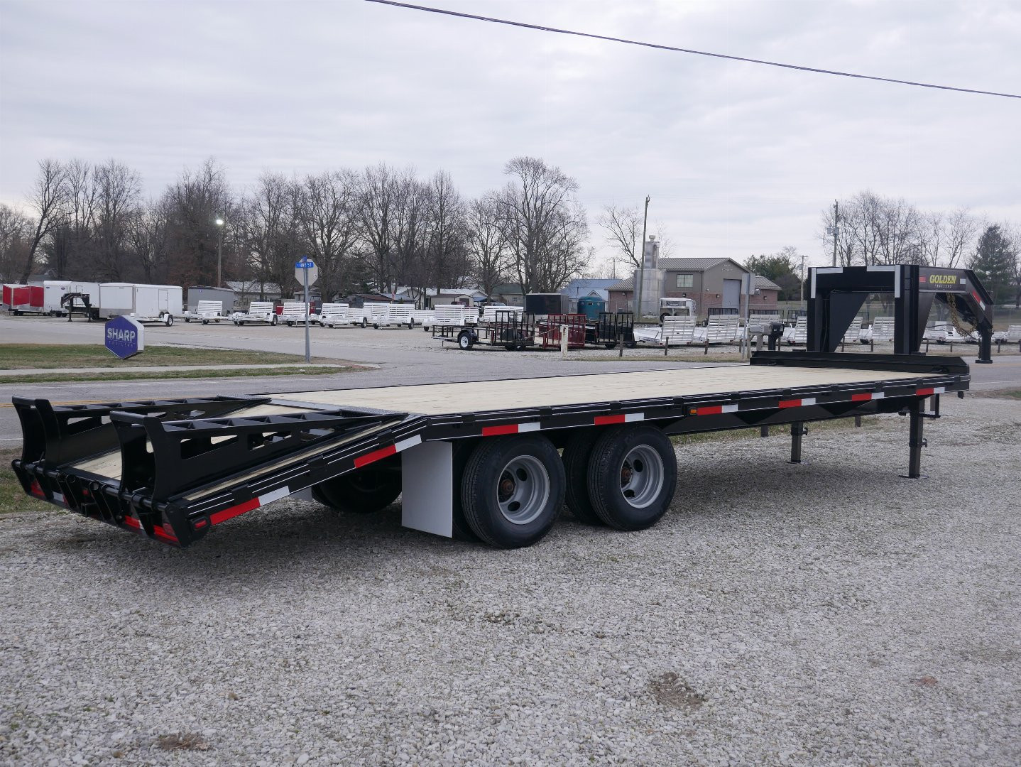 New 2024 GOLDEN 25+5 10K GN Flatbed Trailer