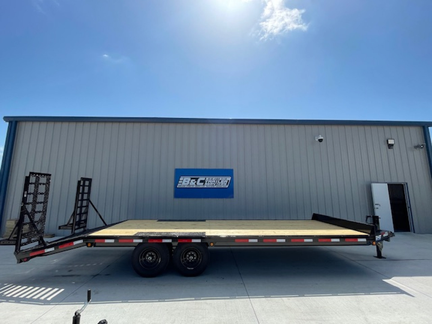 New 2025 TOP HAT 24'X102 DECKOVER BUMPER PULL EQUIPMENT TRAILER, 4' DOVETAIL, (2)7000lb TANDEM AXLES, 14,000lb. GVWR, FOLD UP RAMPS