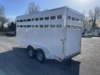 New 2025 Merhow Trailers 3 HORSE BP STOCK Horse Trailer