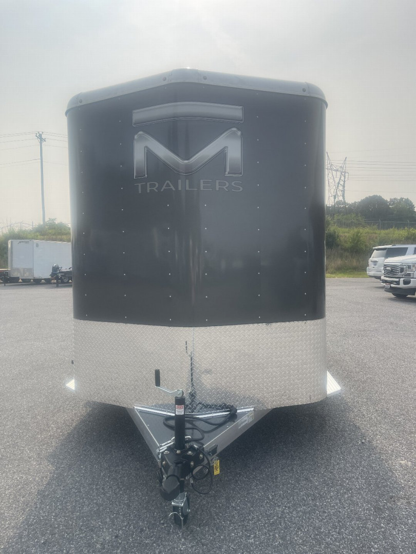 New 2025 Merhow Trailers ES720SL- BP Horse Trailer