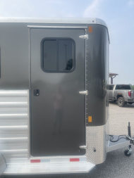 New 2025 Merhow Trailers ES720SL- BP Horse Trailer