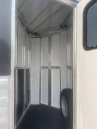 New 2025 Merhow Trailers ES720SL- BP Horse Trailer