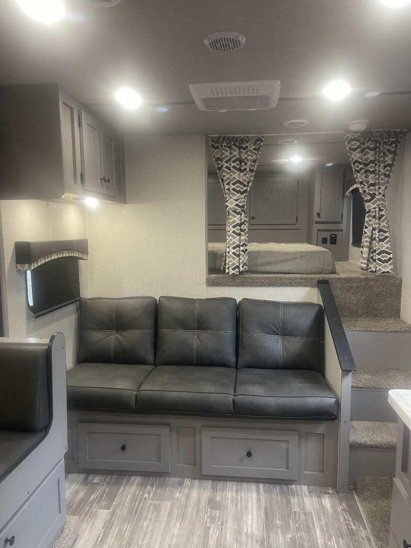 New 2025 BISON TRAILERS SV8313B.S.R. SLIDE