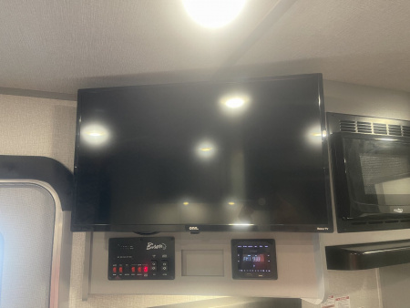 New 2025 BISON TRAILERS SV8313B.S.R. SLIDE