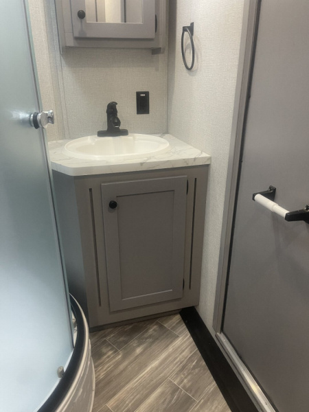 New 2025 BISON TRAILERS SV8313B.S.R. SLIDE