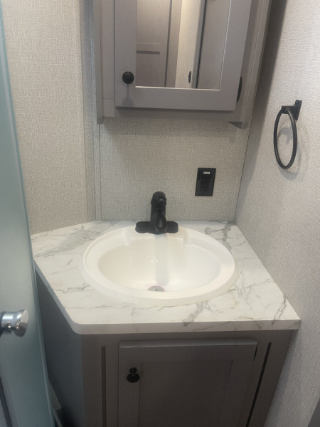 New 2025 BISON TRAILERS SV8313B.S.R. SLIDE