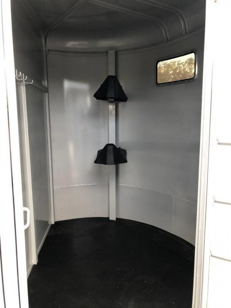 New 2025 Calico Trailers 2H BP Horse Trailer