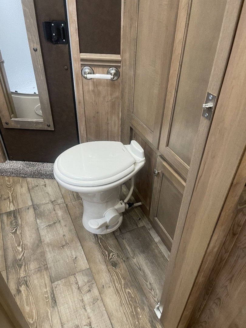 New 2025 Merhow Trailers 8414-B RWS Horse Trailer