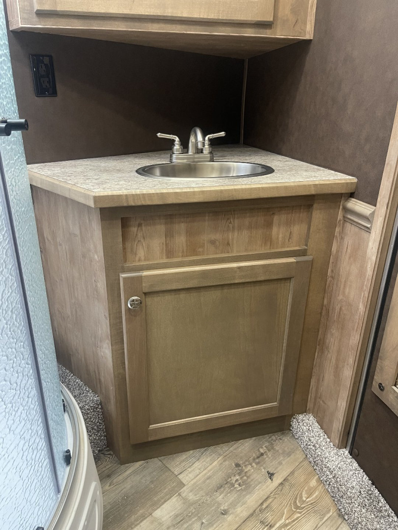 New 2025 Merhow Trailers 8414-B RWS Horse Trailer