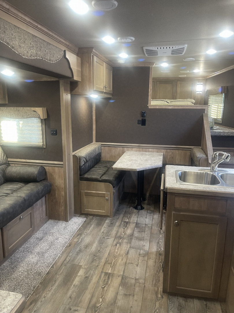 New 2025 Merhow Trailers 8414-B RWS Horse Trailer