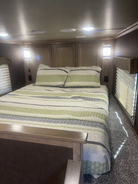 New 2025 Merhow Trailers 8414-B RWS Horse Trailer