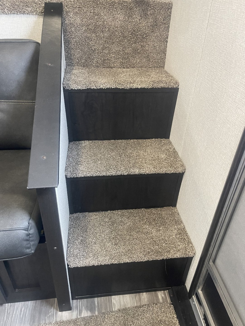 New 2025 BISON TRAILERS SV8313B.S.R. SLIDE