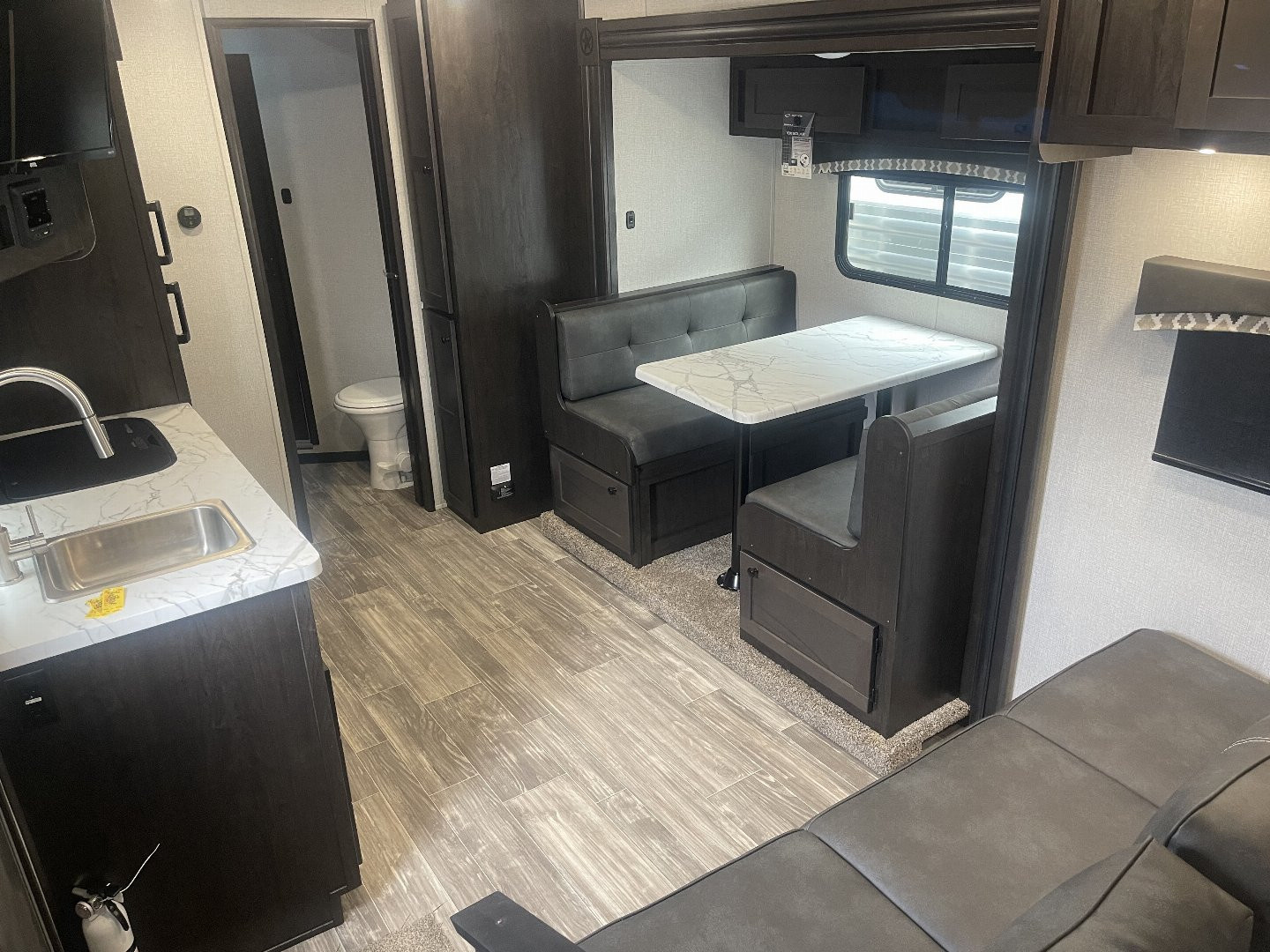 New 2025 BISON TRAILERS SV8313B.S.R. SLIDE