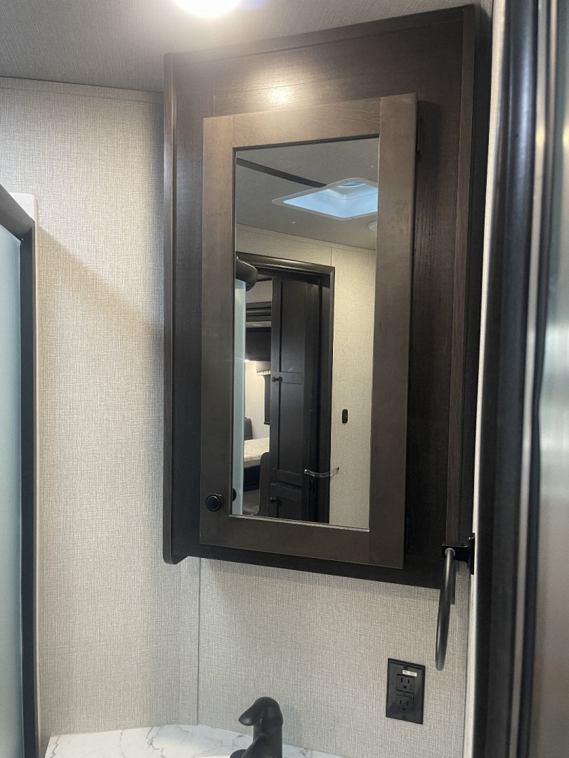 New 2025 BISON TRAILERS SV8313B.S.R. SLIDE