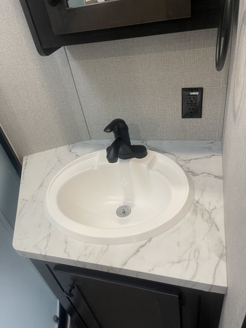 New 2025 BISON TRAILERS SV8313B.S.R. SLIDE