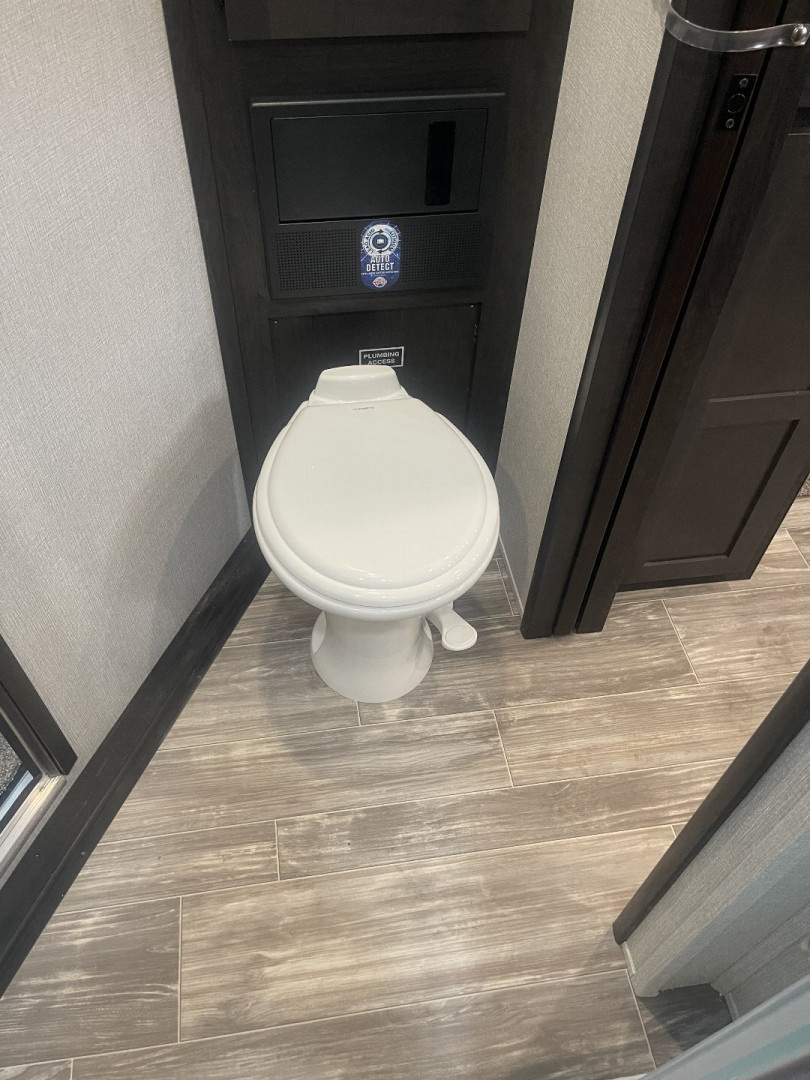 New 2025 BISON TRAILERS SV8313B.S.R. SLIDE