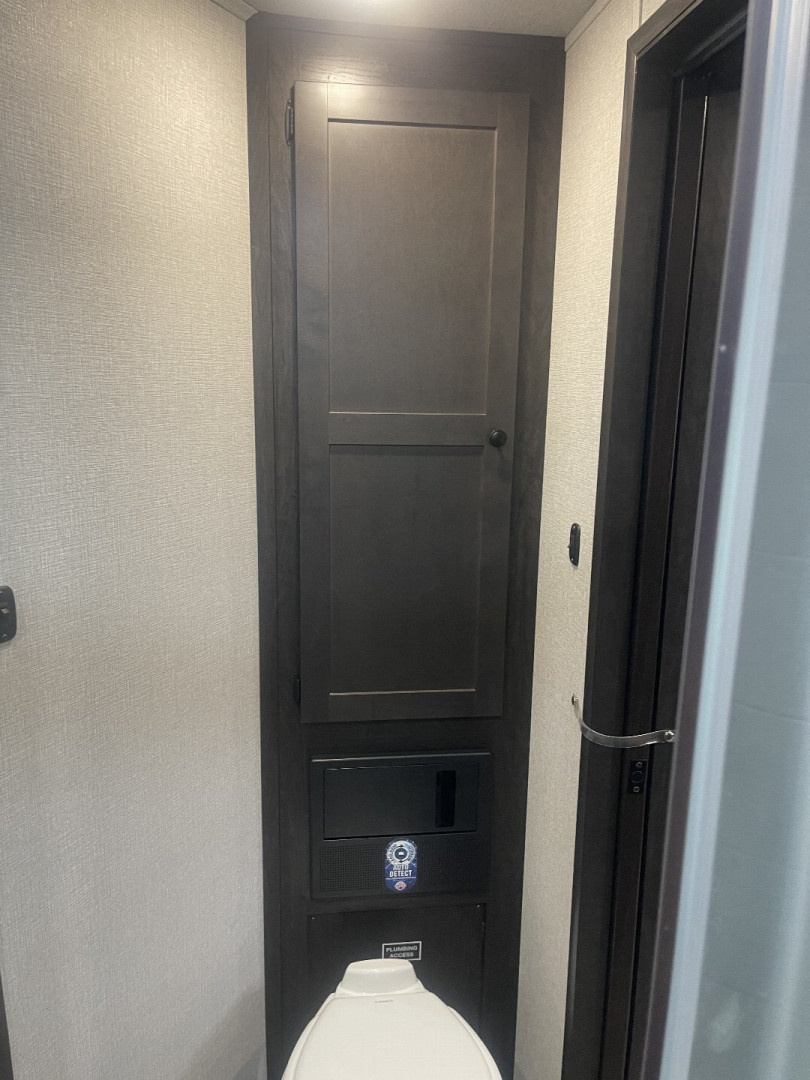 New 2025 BISON TRAILERS SV8313B.S.R. SLIDE