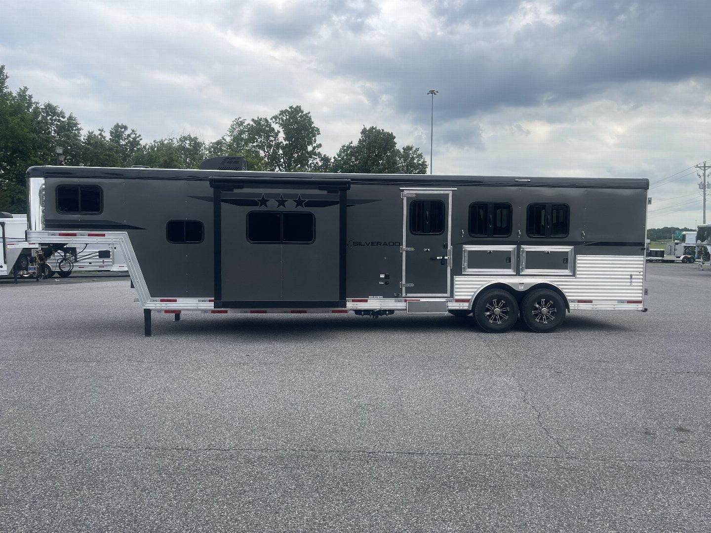 New 2025 BISON TRAILERS SV8313B.S.R. SLIDE