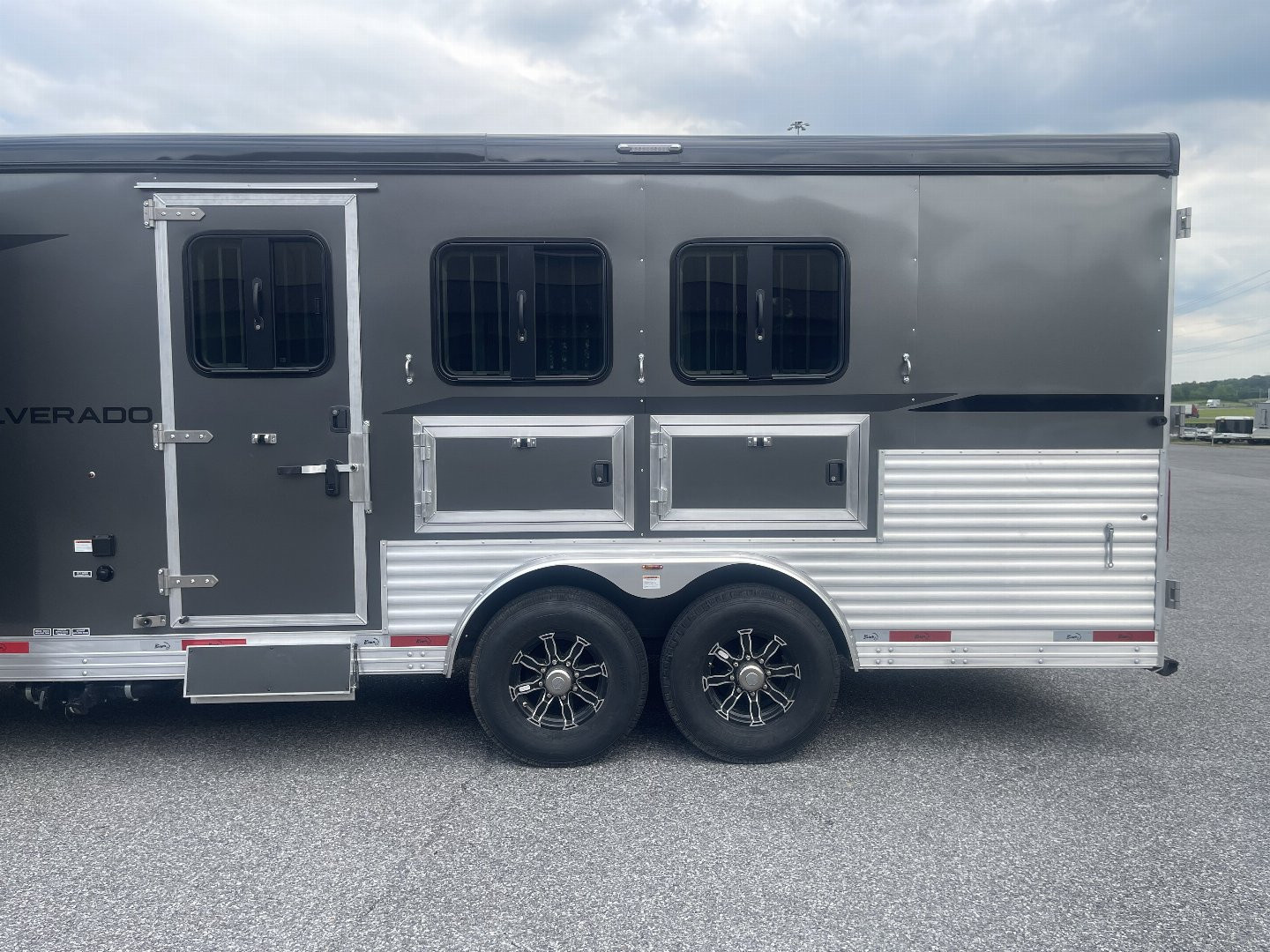 New 2025 BISON TRAILERS SV8313B.S.R. SLIDE