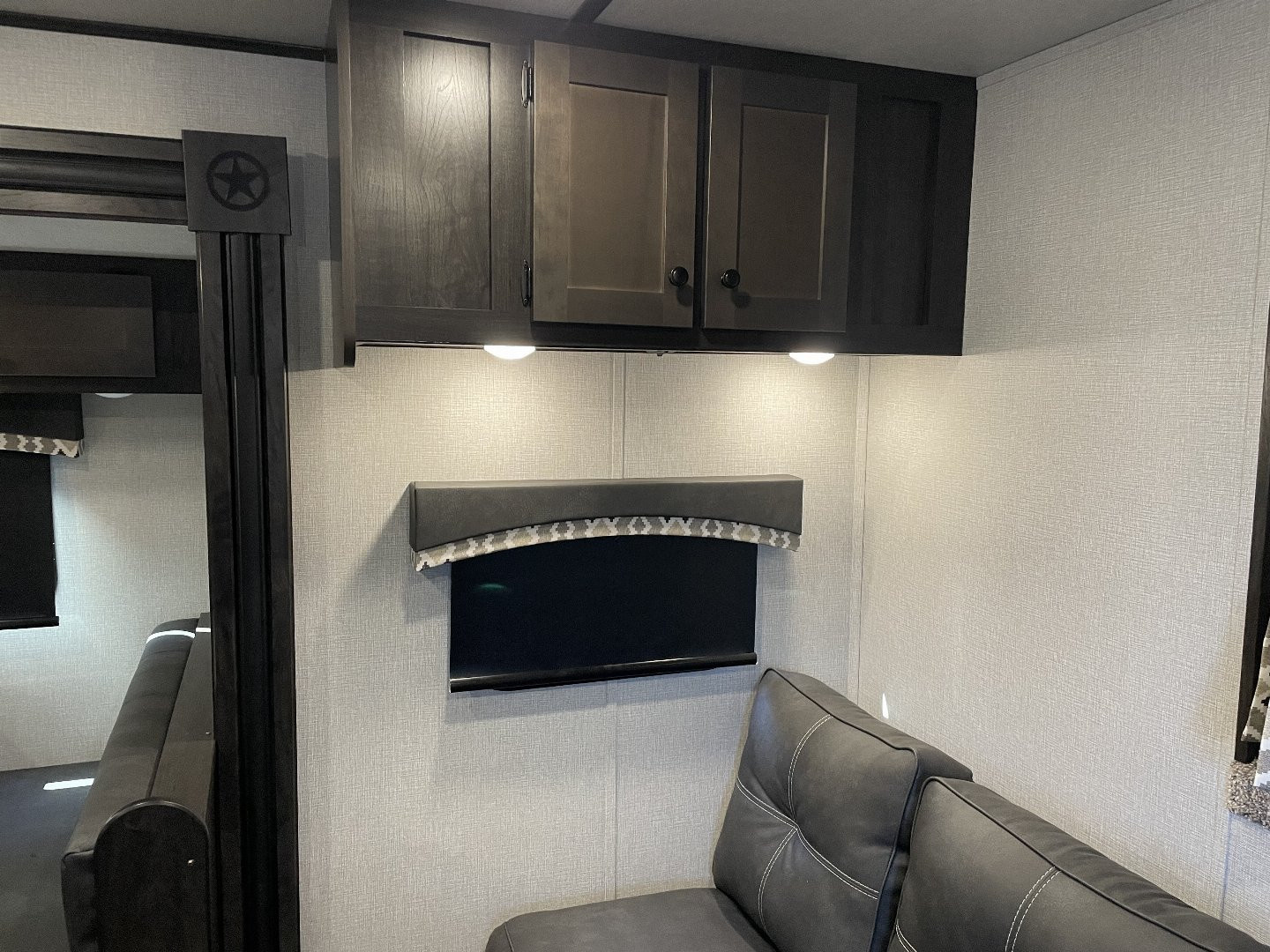 New 2025 BISON TRAILERS SV8313B.S.R. SLIDE