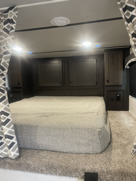 New 2025 BISON TRAILERS SV8313B.S.R. SLIDE