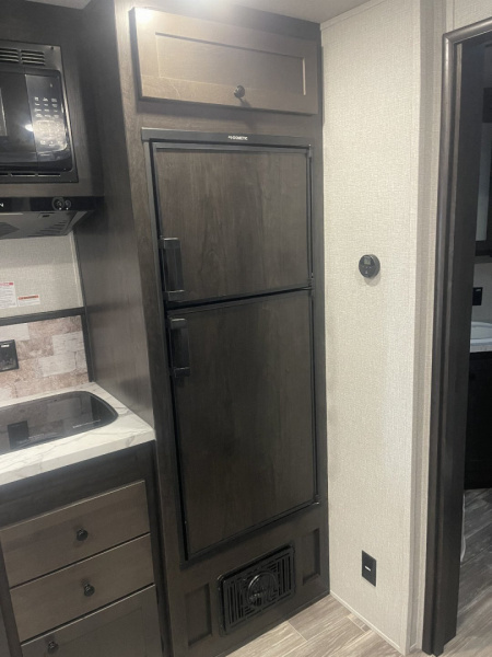 New 2025 BISON TRAILERS SV8313B.S.R. SLIDE