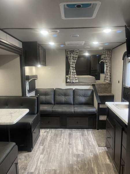 New 2025 BISON TRAILERS SV8313B.S.R. SLIDE