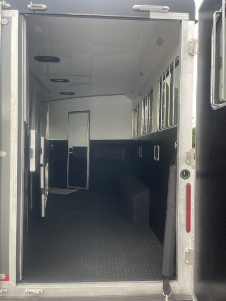 New 2025 BISON TRAILERS SV8313B.S.R. SLIDE