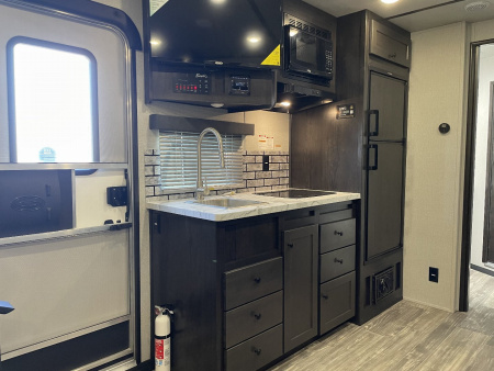 New 2025 BISON TRAILERS SV8313B.S.R. SLIDE