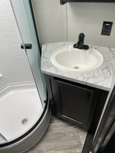 New 2025 BISON TRAILERS SV8313B.S.R. SLIDE