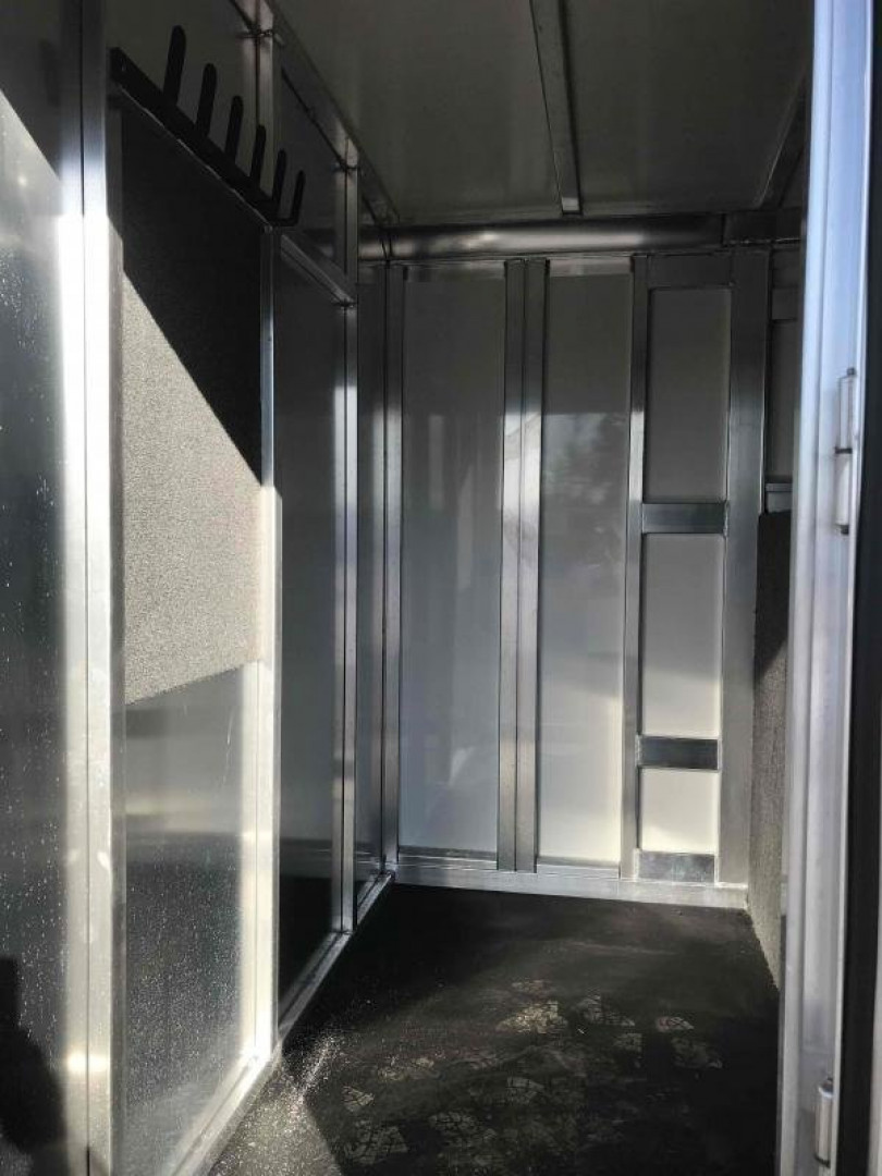 New 2025 Cimarron Trailers Lonestar GN Livestock Trailer