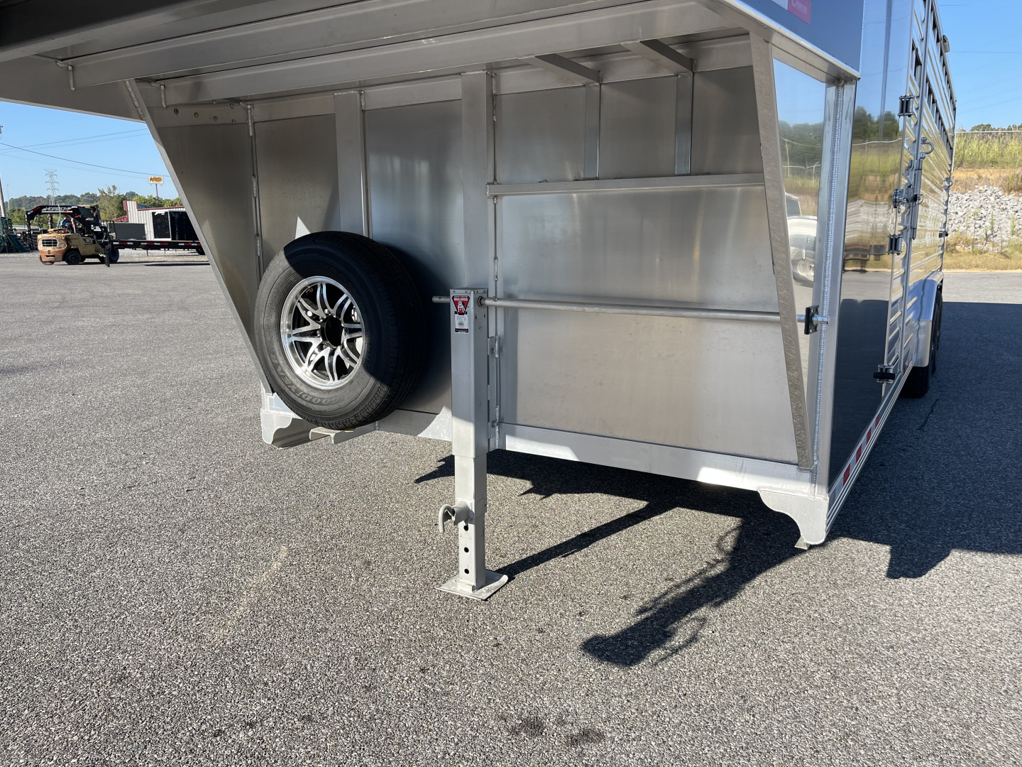 New 2025 Cimarron Trailers Lonestar GN Livestock Trailer