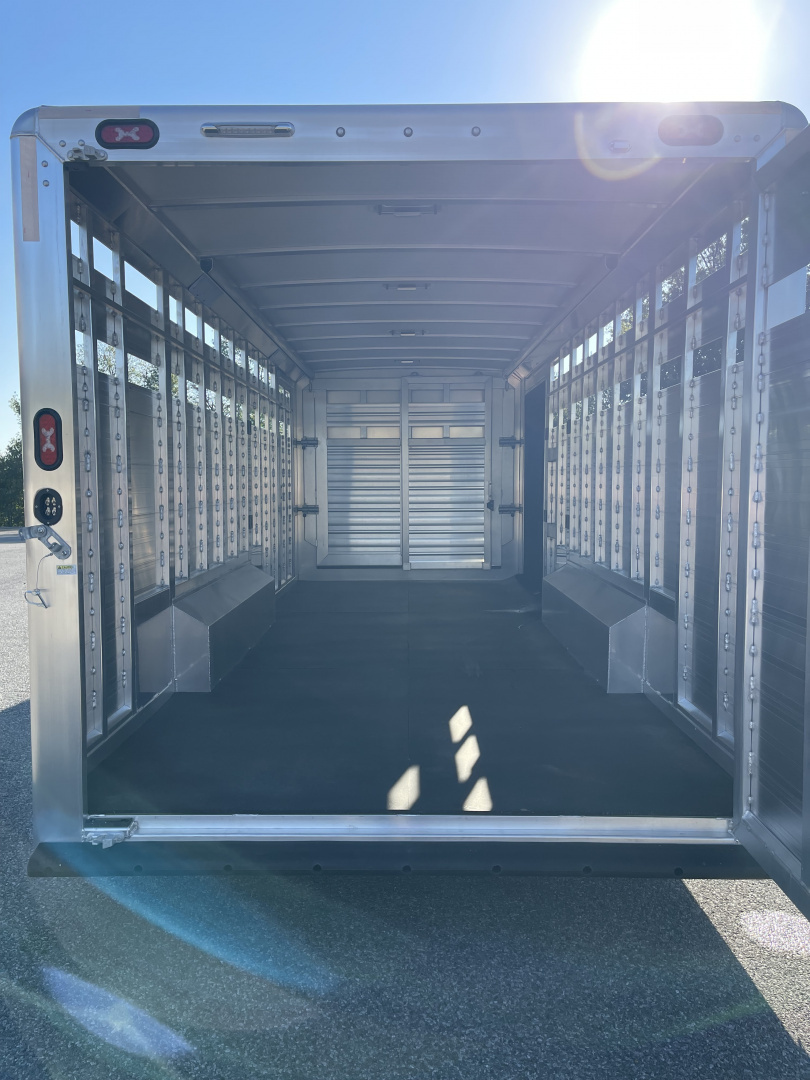 New 2025 Cimarron Trailers Lonestar GN Livestock Trailer