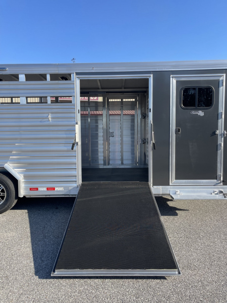 New 2025 Cimarron Trailers Lonestar GN Livestock Trailer