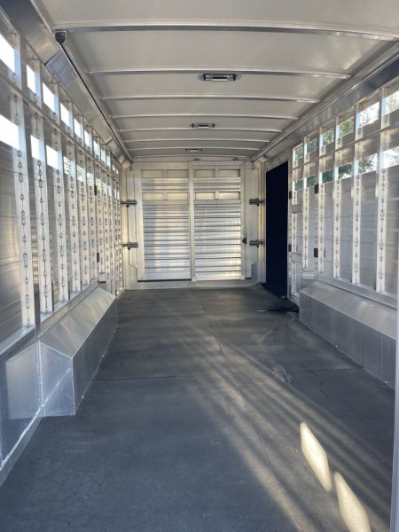 New 2025 Cimarron Trailers Lonestar GN Livestock Trailer