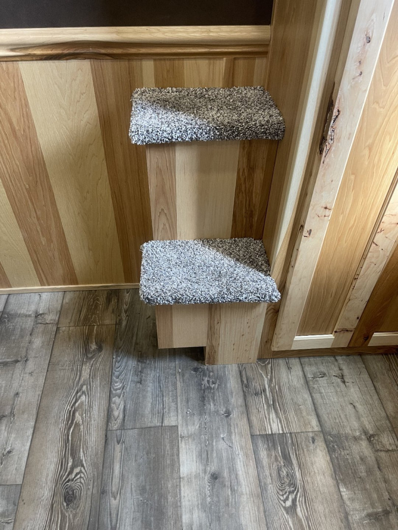 Used 2025 Merhow Trailers 7309 RK-S Horse Trailer