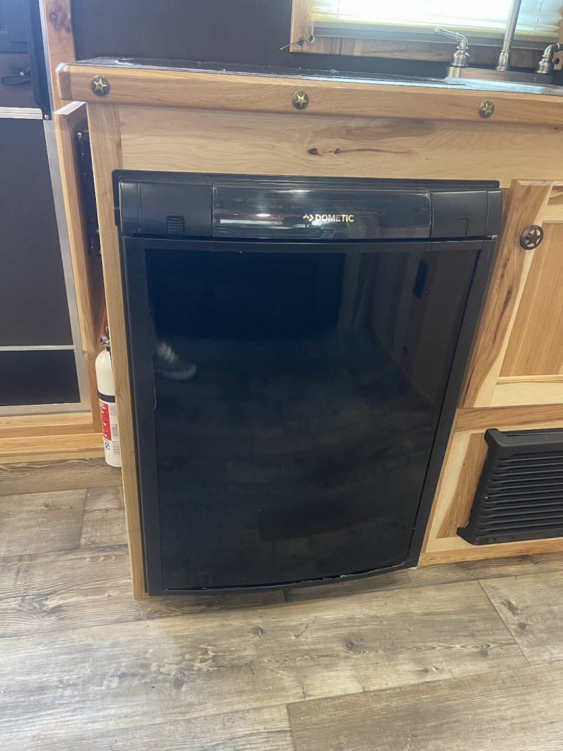 Used 2025 Merhow Trailers 7309 RK-S Horse Trailer