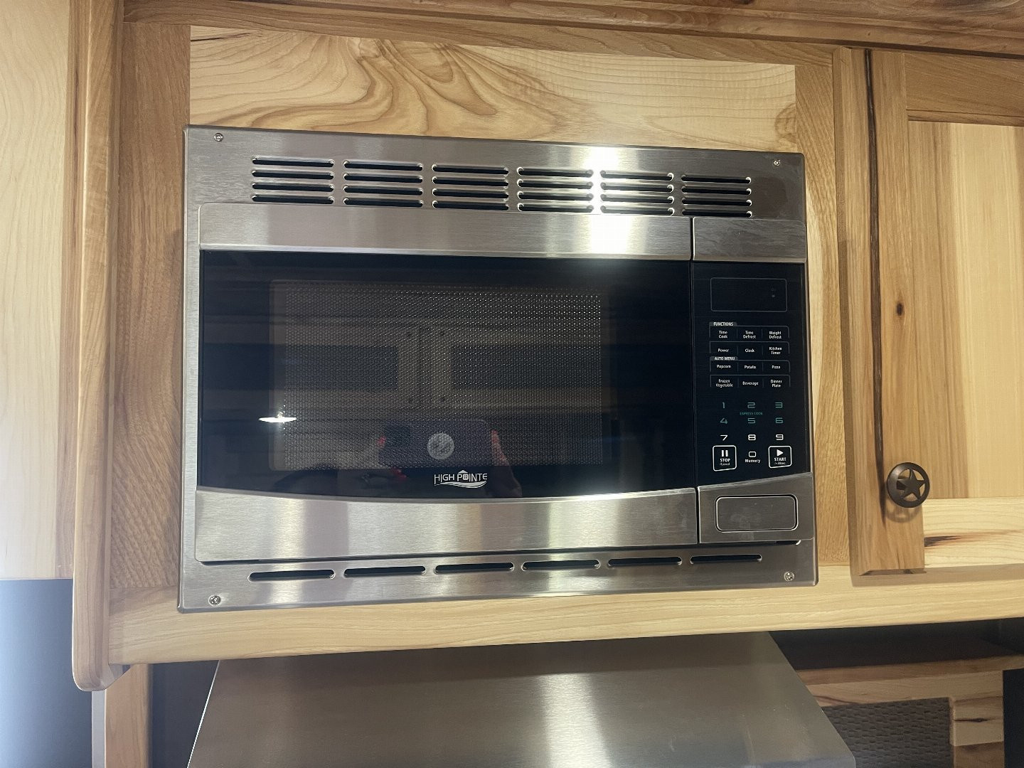 Used 2025 Merhow Trailers 7309 RK-S Horse Trailer